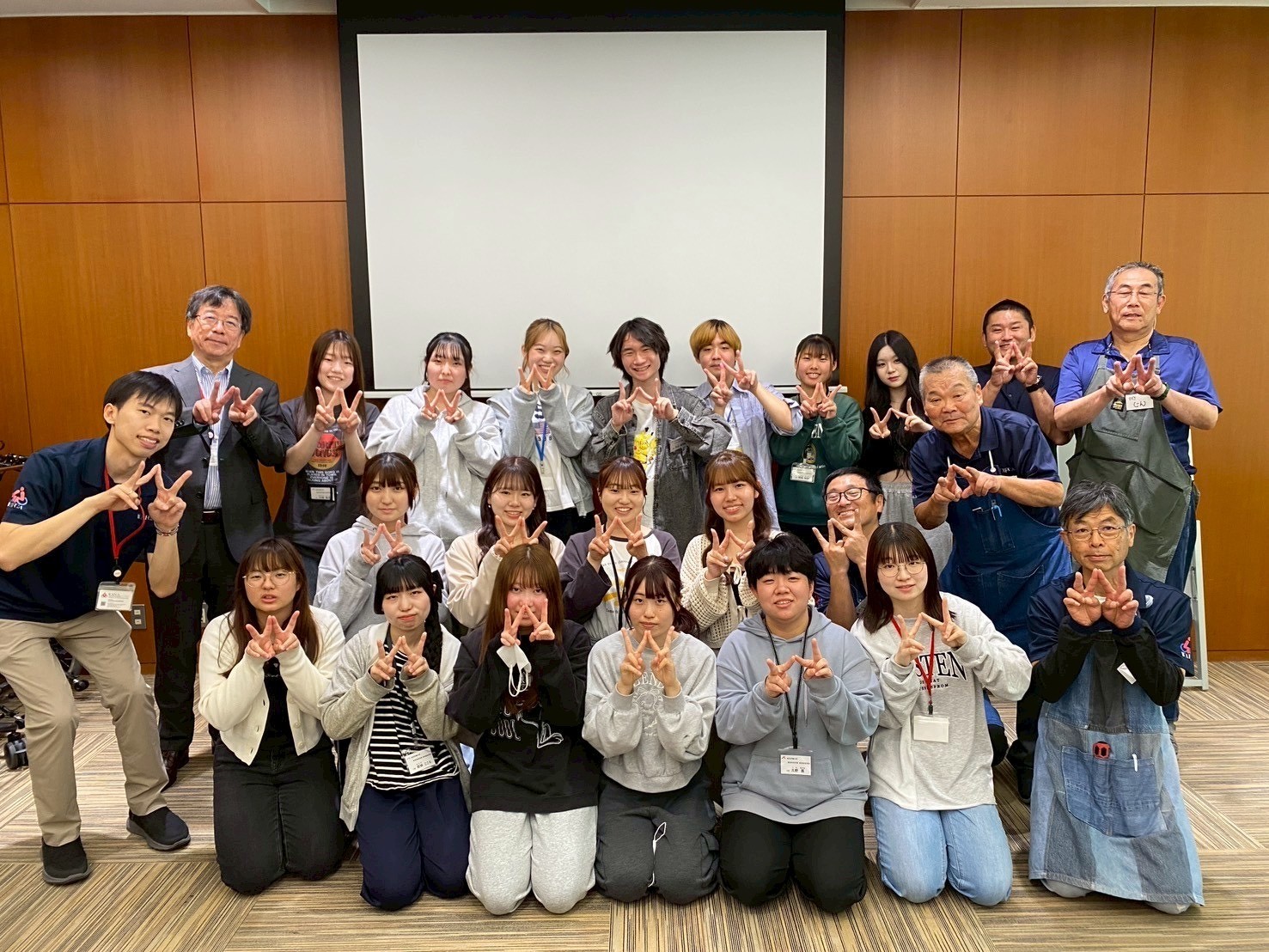 桜花学園大学の学生がWAFCAを訪問！車いす体験に挑戦
