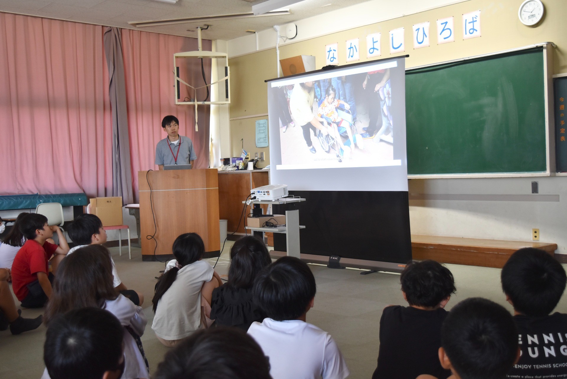 東浦町立片葩小学校の授業に登壇しました