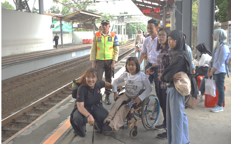 インドネシアでナディファさんの「おでかけ支援」を実施しました